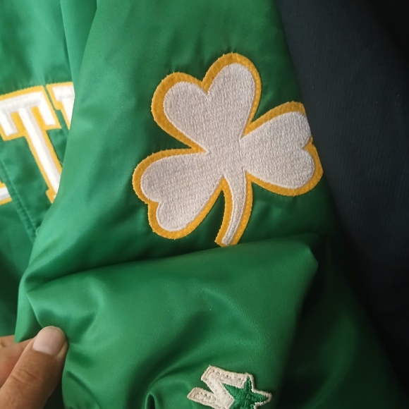 Large Starter Boston Celtics Bomber style Jacket adammosh2016 at Gmail dot com - Picture 2 of 6